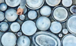 Serax Pure Bord Met Hoge Rand M ø 23,5 Cm Keramiek Blue Glazed -Beste Glaswerk Winkel pure 2020 1 990x600 1